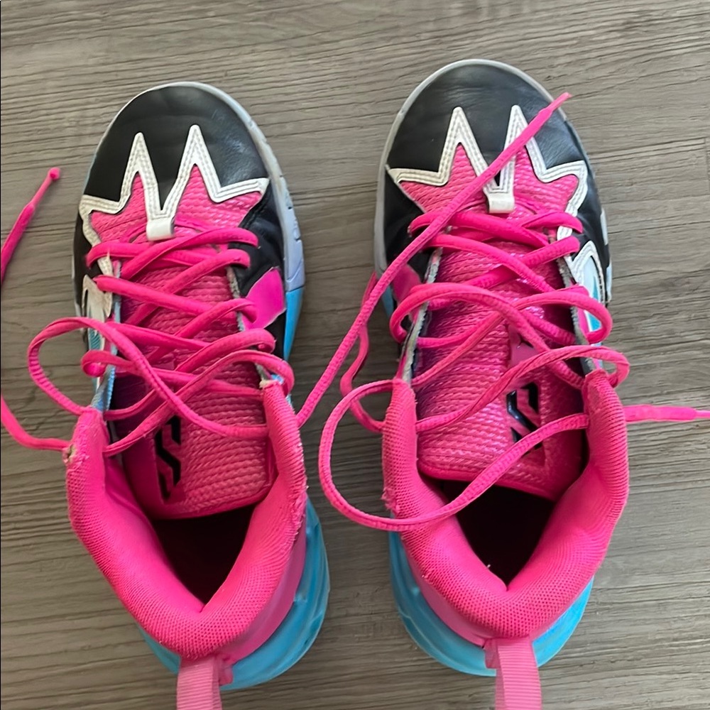 Puma Kids' Pink and Black Athletic Shoes, Size 4